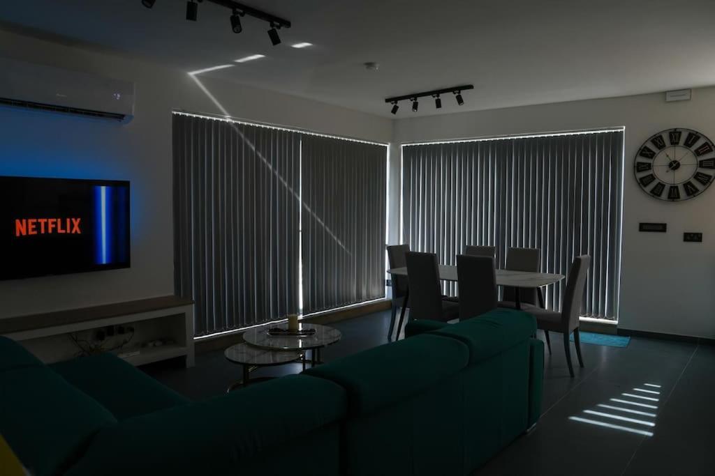 Lux Sea&Country Views With Pool Apartman Mellieħa Kültér fotó