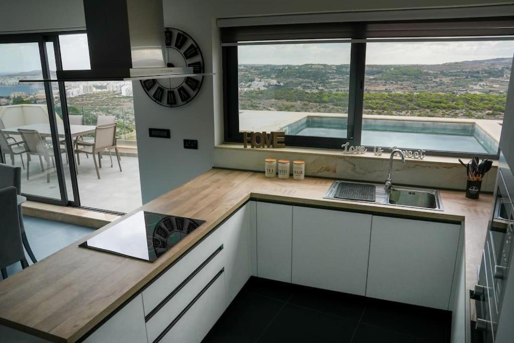 Lux Sea&Country Views With Pool Apartman Mellieħa Kültér fotó