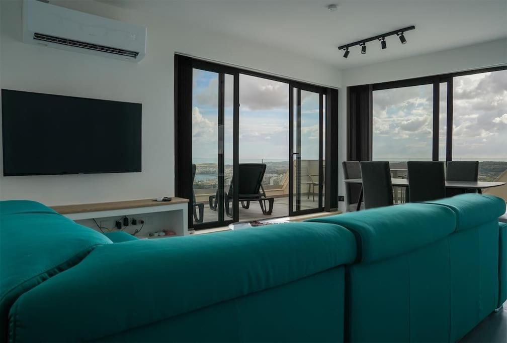 Lux Sea&Country Views With Pool Apartman Mellieħa Kültér fotó