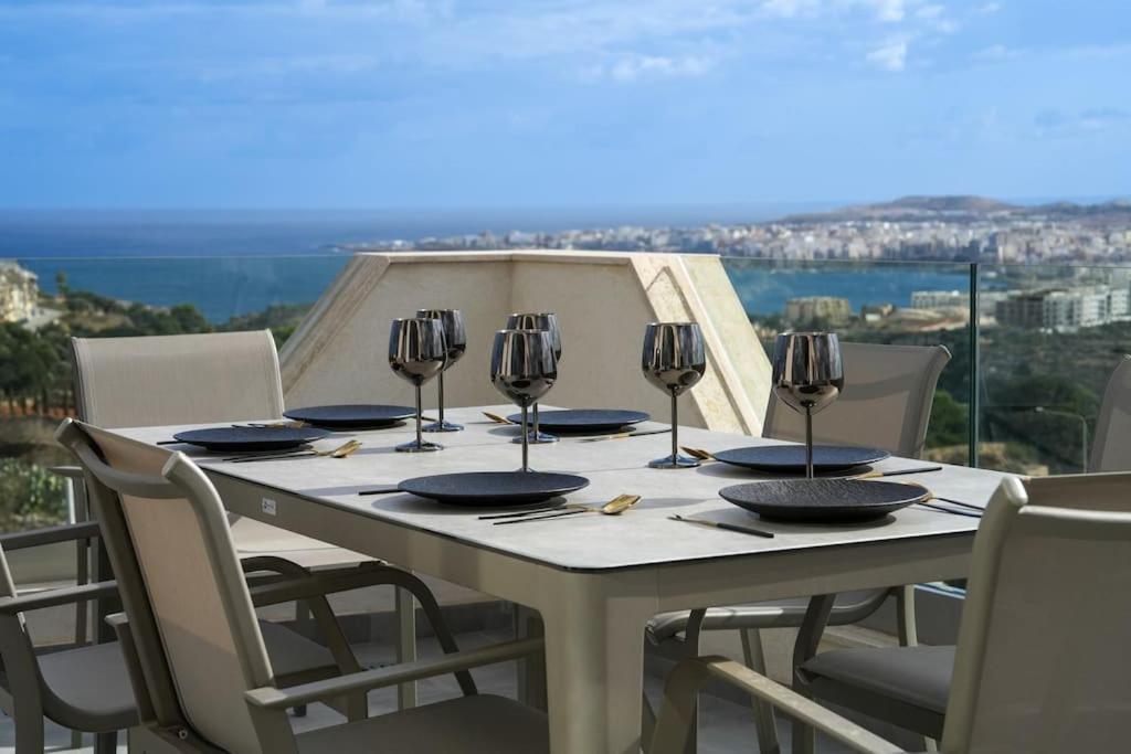 Lux Sea&Country Views With Pool Apartman Mellieħa Kültér fotó